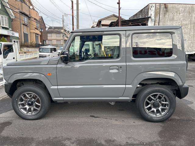 ジムニー ＸＣ　ＸＣ　４ＷＤ　登録済み未使用車　ターボ　４ＡＴ　スズキセーフティサポート　キーレスエントリー　ＬＥＤヘッドランプ　オートライト　ヘッドライトウォッシャー　電動格納ミラー　プライバシーガラス（5枚目）