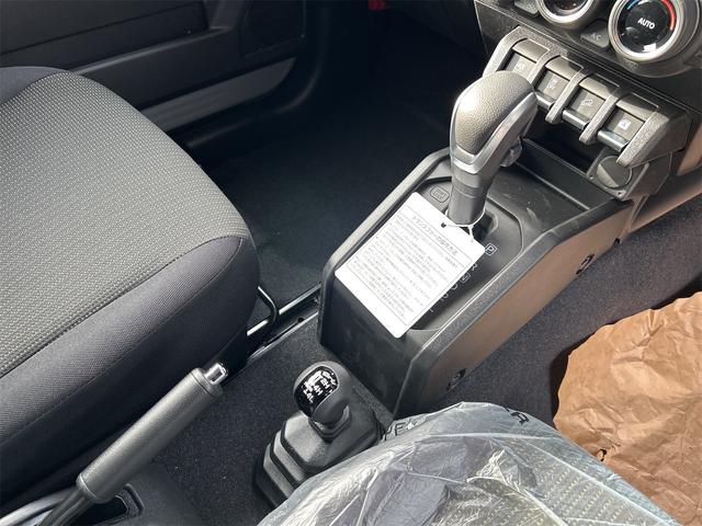 ジムニー ＸＣ　ＸＣ　４ＷＤ　登録済み未使用車　ターボ　４ＡＴ　スズキセーフティサポート　キーレスエントリー　ＬＥＤヘッドランプ　オートライト　ヘッドライトウォッシャー　電動格納ミラー　プライバシーガラス（11枚目）