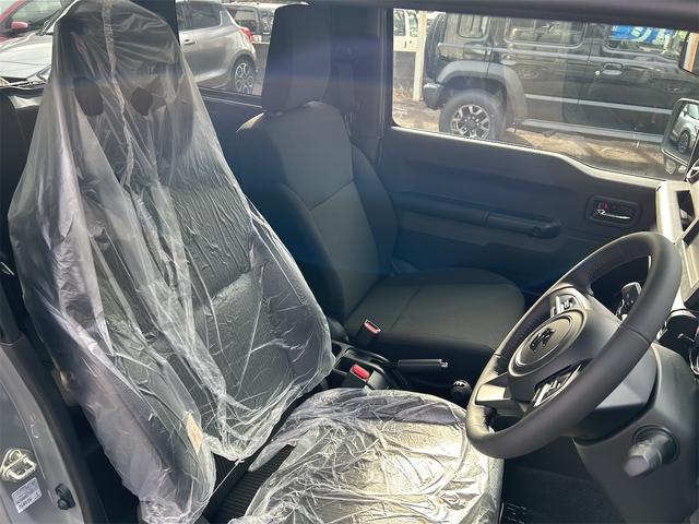 ジムニー ＸＣ　ＸＣ　４ＷＤ　登録済み未使用車　ターボ　４ＡＴ　スズキセーフティサポート　キーレスエントリー　ＬＥＤヘッドランプ　オートライト　ヘッドライトウォッシャー　電動格納ミラー　プライバシーガラス（13枚目）