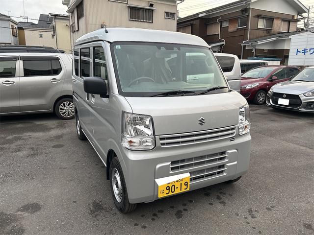 エブリイ ＰＡリミテッド　ＰＡリミテッド　登録済み未使用車　ＣＶＴ　スズキセーフティサポート　パワーウインドウ　キーレスエントリー　オーバーヘッドシェルフ　プライバシーガラス　オートライト　クリアランスソナー　盗難警報装置（6枚目）