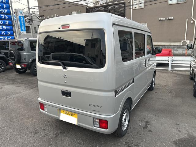 エブリイ ＰＡリミテッド　ＰＡリミテッド　登録済み未使用車　ＣＶＴ　スズキセーフティサポート　パワーウインドウ　キーレスエントリー　オーバーヘッドシェルフ　プライバシーガラス　オートライト　クリアランスソナー　盗難警報装置（8枚目）