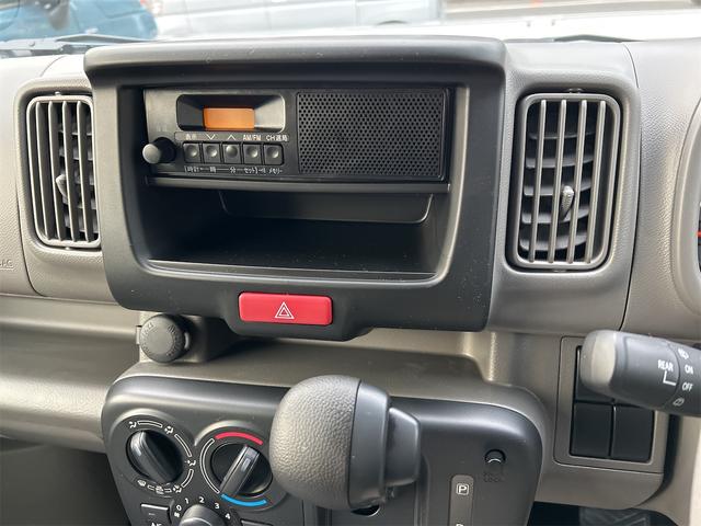 エブリイ ＰＡリミテッド　ＰＡリミテッド　登録済み未使用車　ＣＶＴ　スズキセーフティサポート　パワーウインドウ　キーレスエントリー　オーバーヘッドシェルフ　プライバシーガラス　オートライト　クリアランスソナー　盗難警報装置（10枚目）