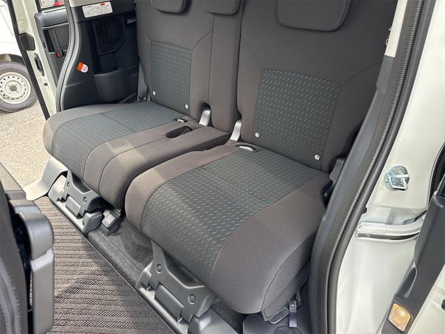 ルーミー カスタムG 登録済未使用車 ディスプレイオーディオ パノラミックビューモニター コンフォートパッケージ フルセグTV HDMI USB 純正フロアマット 両側電動スライドドア LEDヘッドライト シートヒーター(15枚目)