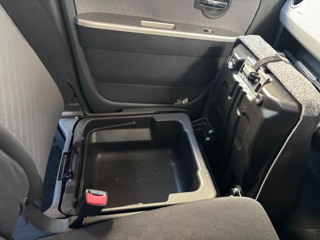 ワゴンＲ ＦＸ－Ｓリミテッド　エアコン／パワーステアリング／パワーウィンドウ／運転席エアバッグ／助手席エアバッグ／ＣＤ／盗難防止システム／衝突安全ボディ（7枚目）