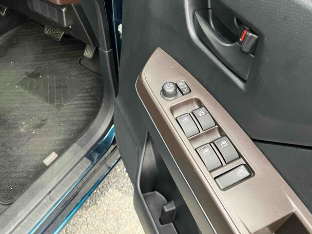 ルーミー Ｇ　４ＷＤ　車検Ｒ８年９月まで　バックカメラ　ナビ　ＴＶ　両側電動スライドドア　オートクルーズコントロール　オートライト　スマートキー　アイドリングストップ　電動格納ミラー　盗難防止システム　衝突安全ボディ（18枚目）