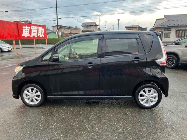 デイズ ハイウェイスター　Ｘ　４ＷＤ　車検Ｒ８年７月まで　ＥＴＣ　全周囲カメラ　ナビ　ＴＶ　衝突被害軽減システム　オートマチックハイビーム　オートライト　スマートキー　アイドリングストップ　電動格納ミラー　シートヒーター　ベンチシート（12枚目）