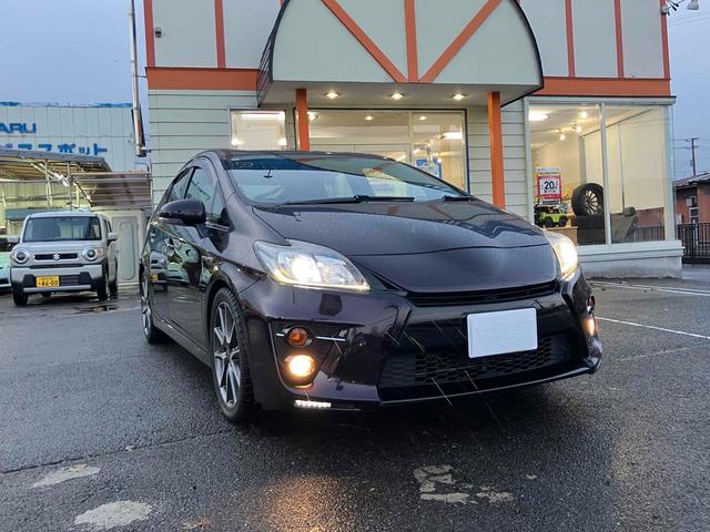 プリウス Ｓツーリングセレクション・Ｇ’ｓ　ＥＴＣ　バックカメラ　ナビ　ＴＶ　アルミホイール　オートライト　ＨＩＤ　ＣＶＴ　スマートキー　電動格納ミラー　盗難防止システム　パワーシート　ＣＤ　衝突安全ボディ　ＡＢＳ　エアコン　パワーステアリング（12枚目）