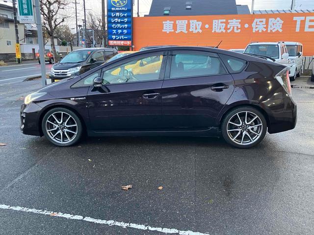 プリウス Ｓツーリングセレクション・Ｇ’ｓ　ＥＴＣ　バックカメラ　ナビ　ＴＶ　アルミホイール　オートライト　ＨＩＤ　ＣＶＴ　スマートキー　電動格納ミラー　盗難防止システム　パワーシート　ＣＤ　衝突安全ボディ　ＡＢＳ　エアコン　パワーステアリング（17枚目）