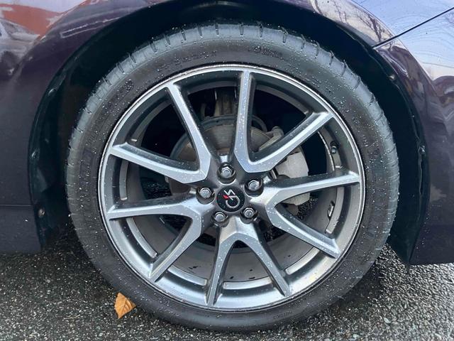 プリウス Ｓツーリングセレクション・Ｇ’ｓ　ＥＴＣ　バックカメラ　ナビ　ＴＶ　アルミホイール　オートライト　ＨＩＤ　ＣＶＴ　スマートキー　電動格納ミラー　盗難防止システム　パワーシート　ＣＤ　衝突安全ボディ　ＡＢＳ　エアコン　パワーステアリング（19枚目）