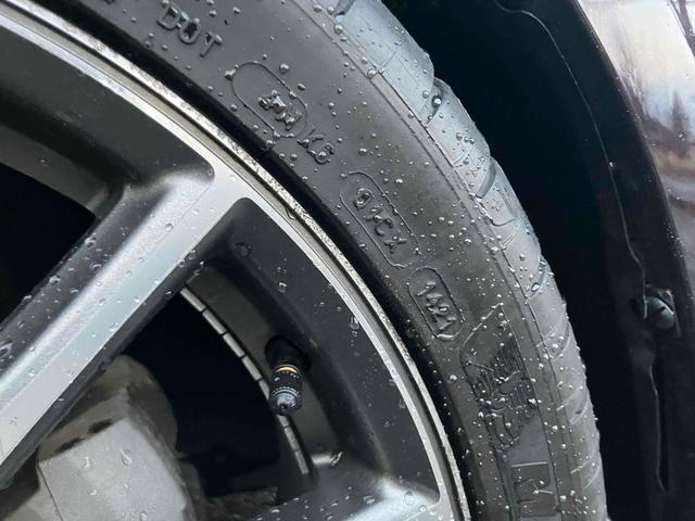 プリウス Ｓツーリングセレクション・Ｇ’ｓ　ＥＴＣ　バックカメラ　ナビ　ＴＶ　アルミホイール　オートライト　ＨＩＤ　ＣＶＴ　スマートキー　電動格納ミラー　盗難防止システム　パワーシート　ＣＤ　衝突安全ボディ　ＡＢＳ　エアコン　パワーステアリング（24枚目）