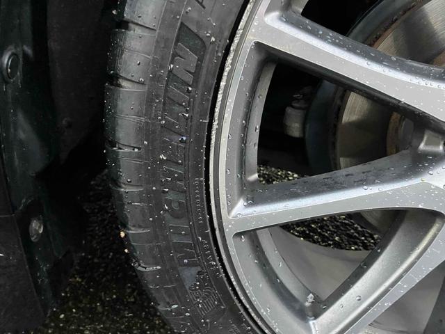 プリウス Ｓツーリングセレクション・Ｇ’ｓ　ＥＴＣ　バックカメラ　ナビ　ＴＶ　アルミホイール　オートライト　ＨＩＤ　ＣＶＴ　スマートキー　電動格納ミラー　盗難防止システム　パワーシート　ＣＤ　衝突安全ボディ　ＡＢＳ　エアコン　パワーステアリング（25枚目）