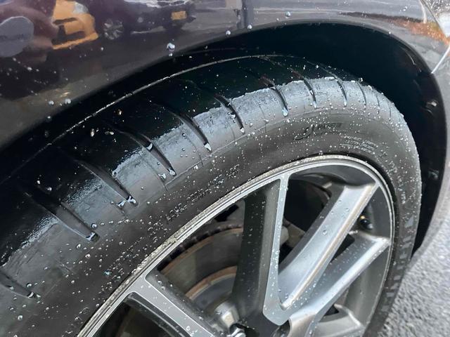 プリウス Ｓツーリングセレクション・Ｇ’ｓ　ＥＴＣ　バックカメラ　ナビ　ＴＶ　アルミホイール　オートライト　ＨＩＤ　ＣＶＴ　スマートキー　電動格納ミラー　盗難防止システム　パワーシート　ＣＤ　衝突安全ボディ　ＡＢＳ　エアコン　パワーステアリング（26枚目）