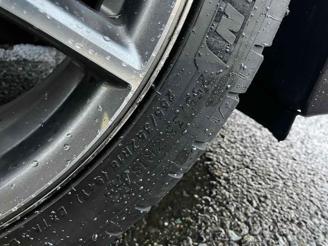 プリウス Ｓツーリングセレクション・Ｇ’ｓ　ＥＴＣ　バックカメラ　ナビ　ＴＶ　アルミホイール　オートライト　ＨＩＤ　ＣＶＴ　スマートキー　電動格納ミラー　盗難防止システム　パワーシート　ＣＤ　衝突安全ボディ　ＡＢＳ　エアコン　パワーステアリング（27枚目）