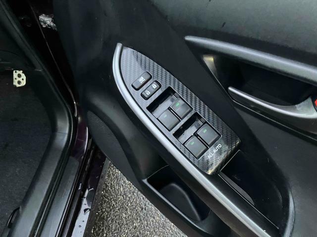 プリウス Ｓツーリングセレクション・Ｇ’ｓ　ＥＴＣ　バックカメラ　ナビ　ＴＶ　アルミホイール　オートライト　ＨＩＤ　ＣＶＴ　スマートキー　電動格納ミラー　盗難防止システム　パワーシート　ＣＤ　衝突安全ボディ　ＡＢＳ　エアコン　パワーステアリング（33枚目）