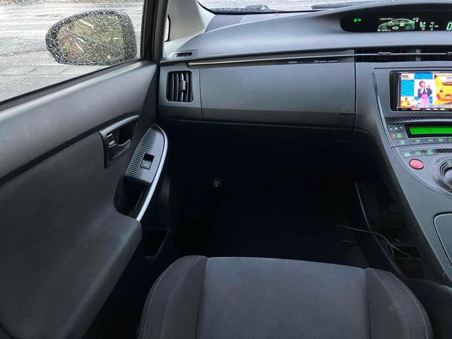 プリウス Ｓツーリングセレクション・Ｇ’ｓ　ＥＴＣ　バックカメラ　ナビ　ＴＶ　アルミホイール　オートライト　ＨＩＤ　ＣＶＴ　スマートキー　電動格納ミラー　盗難防止システム　パワーシート　ＣＤ　衝突安全ボディ　ＡＢＳ　エアコン　パワーステアリング（39枚目）