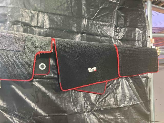 プリウス Ｓツーリングセレクション・Ｇ’ｓ　ＥＴＣ　バックカメラ　ナビ　ＴＶ　アルミホイール　オートライト　ＨＩＤ　ＣＶＴ　スマートキー　電動格納ミラー　盗難防止システム　パワーシート　ＣＤ　衝突安全ボディ　ＡＢＳ　エアコン　パワーステアリング（40枚目）