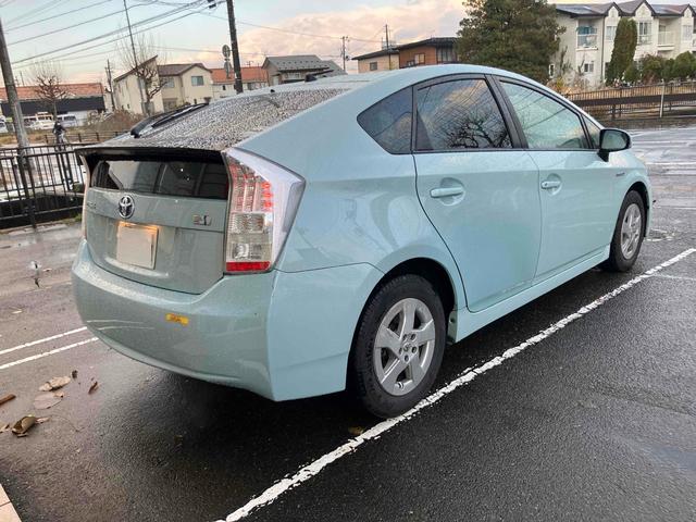 プリウス Ｓ　ドライブレコーダー　ＥＴＣ　バックカメラ　ナビ　ＴＶ　アルミホイール　オートライト　ＣＶＴ　スマートキー　電動格納ミラー　盗難防止システム　ＣＤ　ＤＶＤ再生　ミュージックプレイヤー接続可（15枚目）