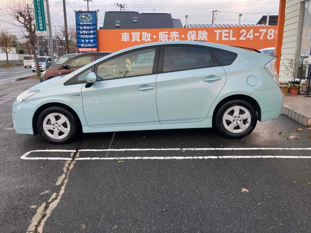 プリウス Ｓ　ドライブレコーダー　ＥＴＣ　バックカメラ　ナビ　ＴＶ　アルミホイール　オートライト　ＣＶＴ　スマートキー　電動格納ミラー　盗難防止システム　ＣＤ　ＤＶＤ再生　ミュージックプレイヤー接続可（18枚目）