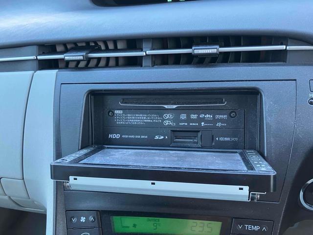 プリウス Ｓ　ドライブレコーダー　ＥＴＣ　バックカメラ　ナビ　ＴＶ　アルミホイール　オートライト　ＣＶＴ　スマートキー　電動格納ミラー　盗難防止システム　ＣＤ　ＤＶＤ再生　ミュージックプレイヤー接続可（21枚目）
