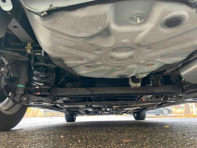 プリウス Ｓ　ドライブレコーダー　ＥＴＣ　バックカメラ　ナビ　ＴＶ　アルミホイール　オートライト　ＣＶＴ　スマートキー　電動格納ミラー　盗難防止システム　ＣＤ　ＤＶＤ再生　ミュージックプレイヤー接続可（24枚目）