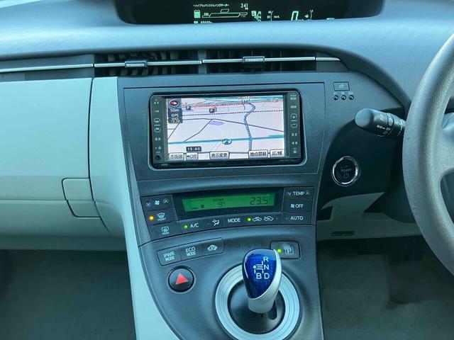 プリウス Ｓ　ドライブレコーダー　ＥＴＣ　バックカメラ　ナビ　ＴＶ　アルミホイール　オートライト　ＣＶＴ　スマートキー　電動格納ミラー　盗難防止システム　ＣＤ　ＤＶＤ再生　ミュージックプレイヤー接続可（25枚目）