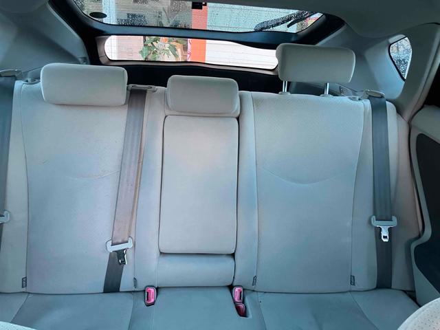 プリウス Ｓ　ドライブレコーダー　ＥＴＣ　バックカメラ　ナビ　ＴＶ　アルミホイール　オートライト　ＣＶＴ　スマートキー　電動格納ミラー　盗難防止システム　ＣＤ　ＤＶＤ再生　ミュージックプレイヤー接続可（28枚目）