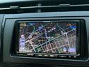 プリウス Ｓツーリングセレクション・Ｇ’ｓ　ＥＴＣ　バックカメラ　ナビ　ＴＶ　アルミホイール　オートライト　ＨＩＤ　ＣＶＴ　スマートキー　電動格納ミラー　盗難防止システム　パワーシート　ＣＤ　衝突安全ボディ　ＡＢＳ　エアコン　パワーステアリング（4枚目）