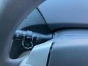 プリウス Ｓ　ドライブレコーダー　ＥＴＣ　バックカメラ　ナビ　ＴＶ　アルミホイール　オートライト　ＣＶＴ　スマートキー　電動格納ミラー　盗難防止システム　ＣＤ　ＤＶＤ再生　ミュージックプレイヤー接続可（8枚目）