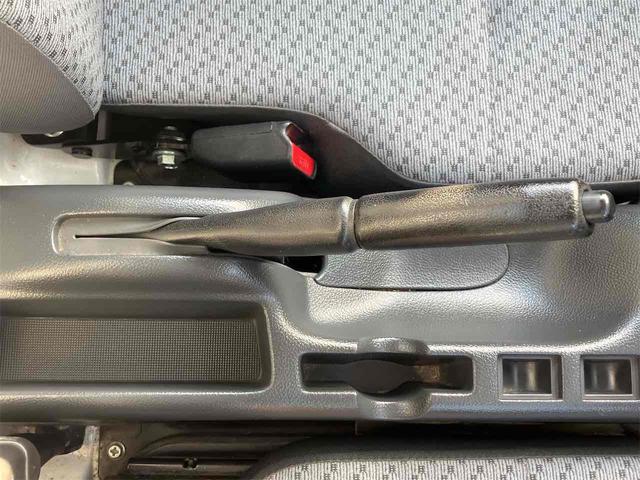 キャリイトラック ＫＣエアコン・パワステ　４ＷＤ　ＭＴ　アルミホイール　エアコン　パワーステアリング　運転席エアバッグ（7枚目）