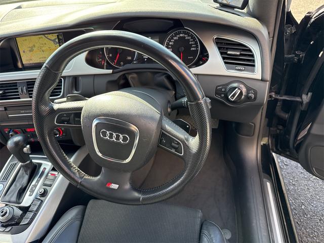 AUDI A4 AVANT 2.0 TFSI QUATTRO