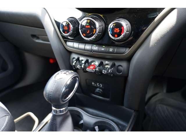 ＭＩＮＩ クーパーＤ　クロスオーバー　ＥＴＣ　ツートン　ルーフレール　盗難防止装置（3枚目）