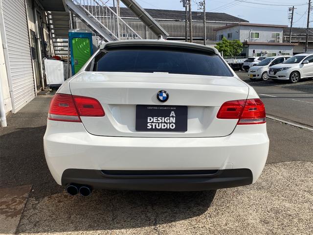 ３シリーズ ３２０ｉ　Ｍスポーツ　左ハンドル　６ＭＴ　社外マフラー（3枚目）