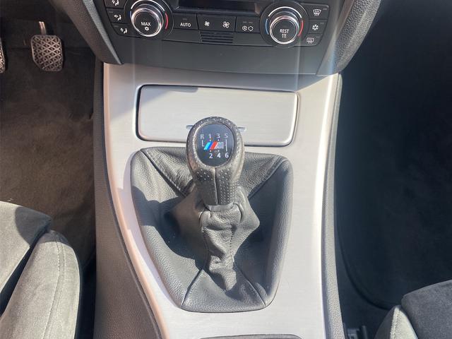 ３シリーズ ３２０ｉ　Ｍスポーツ　左ハンドル　６ＭＴ　社外マフラー（9枚目）