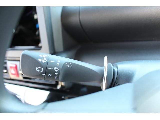 タント カスタムＸ　両側電動スライドドア　クリアランスソナー　衝突被害軽減システム　オートライト　ＬＥＤヘッドランプ　スマートキー　アイドリングストップ　電動格納ミラー　シートヒーター　ベンチシート　ＣＶＴ（7枚目）