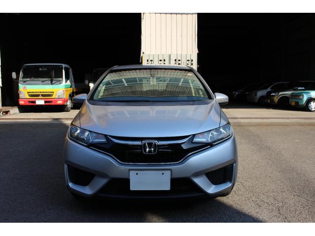 フィット １３Ｇ・Ｆパッケージ　ＥＴＣ　スマートキー　アイドリングストップ　電動格納ミラー　ＣＶＴ　盗難防止システム　衝突安全ボディ　ＡＢＳ　ＥＳＣ　ＣＤ　ＵＳＢ　ミュージックプレイヤー接続可　エアコン　パワーステアリング（13枚目）