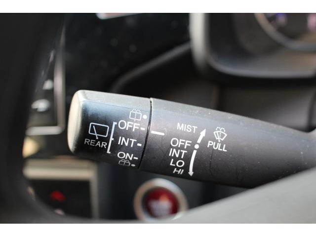 フィット １３Ｇ・Ｆパッケージ　ＥＴＣ　スマートキー　アイドリングストップ　電動格納ミラー　ＣＶＴ　盗難防止システム　衝突安全ボディ　ＡＢＳ　ＥＳＣ　ＣＤ　ＵＳＢ　ミュージックプレイヤー接続可　エアコン　パワーステアリング（26枚目）