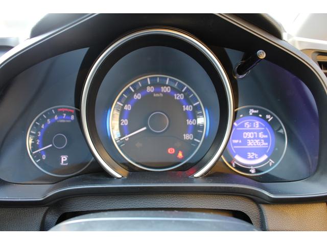 フィット １３Ｇ・Ｆパッケージ　ＥＴＣ　スマートキー　アイドリングストップ　電動格納ミラー　ＣＶＴ　盗難防止システム　衝突安全ボディ　ＡＢＳ　ＥＳＣ　ＣＤ　ＵＳＢ　ミュージックプレイヤー接続可　エアコン　パワーステアリング（28枚目）