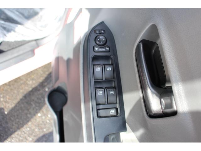 タント Ｘ　全周囲カメラ　両側スライド・片側電動　ナビ　クリアランスソナー　衝突被害軽減システム　オートライト　ＬＥＤヘッドランプ　スマートキー　アイドリングストップ　ベンチシート　ＣＶＴ　盗難防止システム（8枚目）