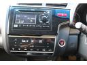 フィット １３Ｇ・Ｆパッケージ　ＥＴＣ　スマートキー　アイドリングストップ　電動格納ミラー　ＣＶＴ　盗難防止システム　衝突安全ボディ　ＡＢＳ　ＥＳＣ　ＣＤ　ＵＳＢ　ミュージックプレイヤー接続可　エアコン　パワーステアリング（4枚目）