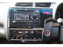 フィット １３Ｇ・Ｆパッケージ　ＥＴＣ　スマートキー　アイドリングストップ　電動格納ミラー　ＣＶＴ　盗難防止システム　衝突安全ボディ　ＡＢＳ　ＥＳＣ　ＣＤ　ＵＳＢ　ミュージックプレイヤー接続可　エアコン　パワーステアリング（5枚目）