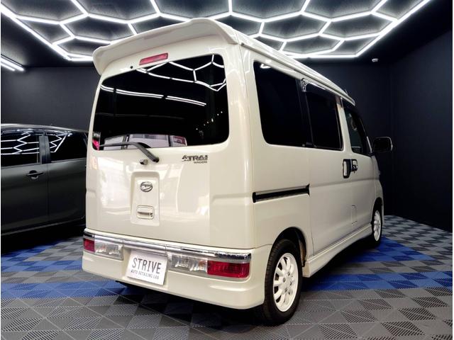 アトレーワゴン カスタムターボＲＳリミテッド　Ｄクラフト楽旅キット　ベットキット　キャンピング　社外ナビ　テレビ　走行中視聴可　バックカメラ　ドラレコ　ＥＴＣ　左パワスラ　ターボ　ＭＯＭＯウッドステアリング　ウッドパネル　ＨＩＤヘッド　ＬＥＤ化（11枚目）