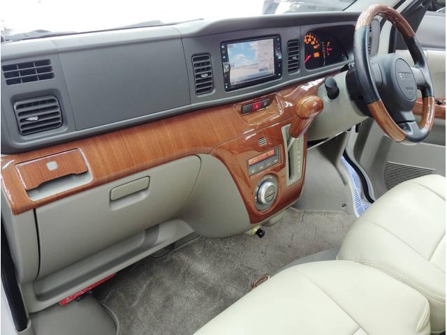 アトレーワゴン カスタムターボＲＳリミテッド　Ｄクラフト楽旅キット　ベットキット　キャンピング　社外ナビ　テレビ　走行中視聴可　バックカメラ　ドラレコ　ＥＴＣ　左パワスラ　ターボ　ＭＯＭＯウッドステアリング　ウッドパネル　ＨＩＤヘッド　ＬＥＤ化（19枚目）