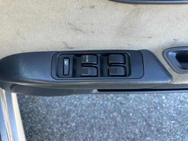 ミラジーノ ミニライトスペシャル　ナルディステアリング　Ｌ８８０Ｋコペン足回り　Ｌ８８０ＫコペンＦブレーキ　ナビ　キーレスエントリー　ＡＴ　アルミホイール　衝突安全ボディ　エアコン　パワーステアリング　パワーウィンドウ（7枚目）