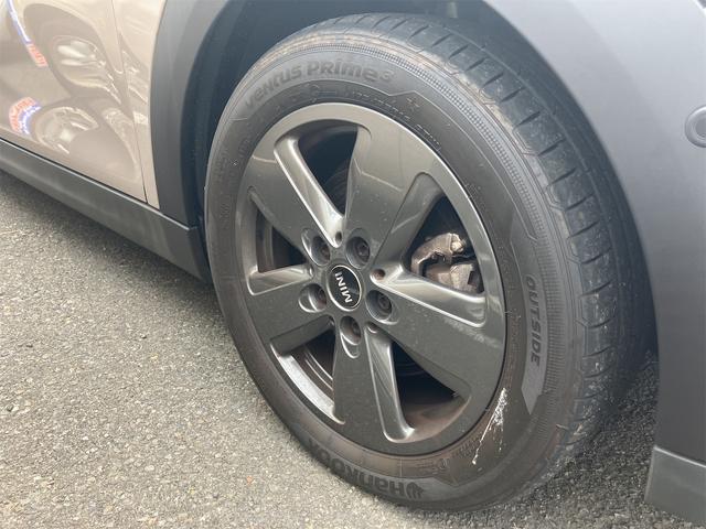 ＭＩＮＩ クーパーＤ　クラシック・トリム　純正ＨＤＤナビゲーション　パックカメラ　禁煙車　ワンオーナー　整備記録簿　衝突被害軽減ブレーキ搭載　パークセンサー付バックカメラ　ドライビングモード　１６インチホイール　ドライブレコーダー（8枚目）
