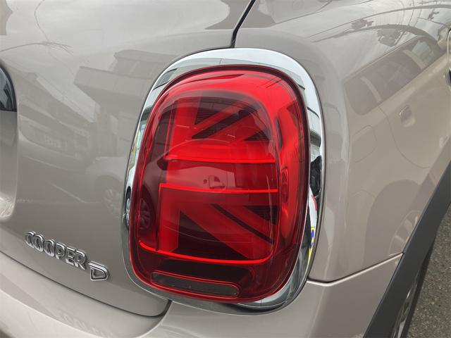 ＭＩＮＩ クーパーＤ　クラシック・トリム　純正ＨＤＤナビゲーション　パックカメラ　禁煙車　ワンオーナー　整備記録簿　衝突被害軽減ブレーキ搭載　パークセンサー付バックカメラ　ドライビングモード　１６インチホイール　ドライブレコーダー（13枚目）