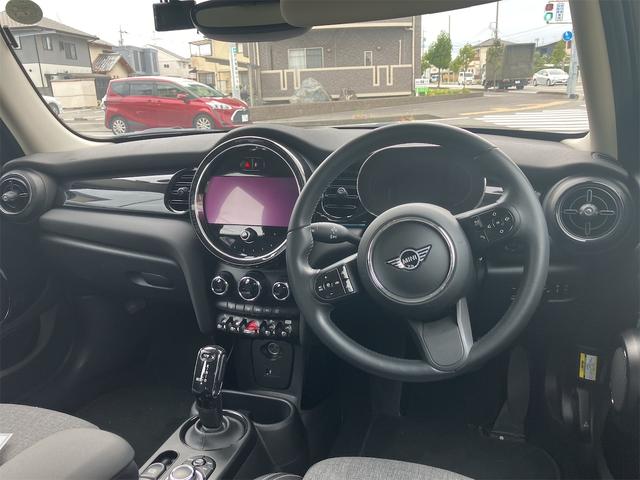 ＭＩＮＩ クーパーＤ　クラシック・トリム　純正ＨＤＤナビゲーション　パックカメラ　禁煙車　ワンオーナー　整備記録簿　衝突被害軽減ブレーキ搭載　パークセンサー付バックカメラ　ドライビングモード　１６インチホイール　ドライブレコーダー（15枚目）