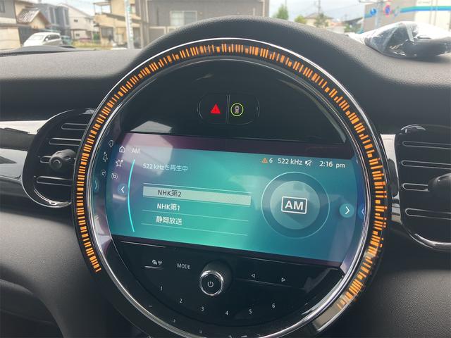 ＭＩＮＩ クーパーＤ　クラシック・トリム　純正ＨＤＤナビゲーション　パックカメラ　禁煙車　ワンオーナー　整備記録簿　衝突被害軽減ブレーキ搭載　パークセンサー付バックカメラ　ドライビングモード　１６インチホイール　ドライブレコーダー（22枚目）
