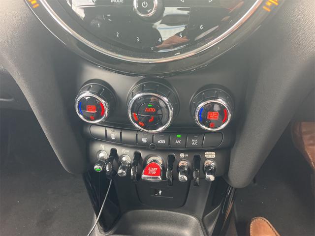 ＭＩＮＩ クーパーＤ　クラシック・トリム　純正ＨＤＤナビゲーション　パックカメラ　禁煙車　ワンオーナー　整備記録簿　衝突被害軽減ブレーキ搭載　パークセンサー付バックカメラ　ドライビングモード　１６インチホイール　ドライブレコーダー（23枚目）