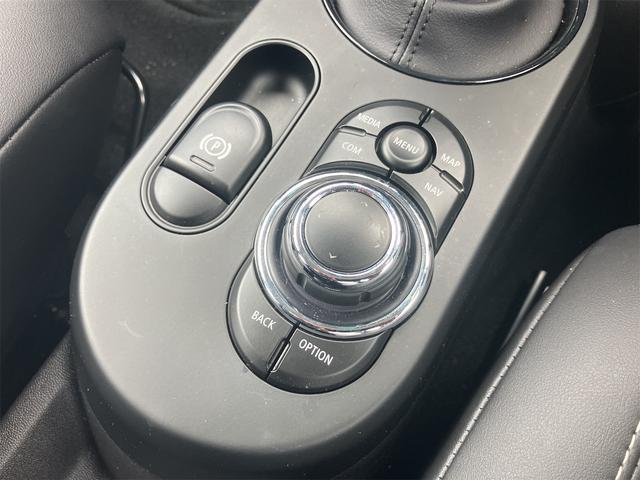 ＭＩＮＩ クーパーＤ　クラシック・トリム　純正ＨＤＤナビゲーション　パックカメラ　禁煙車　ワンオーナー　整備記録簿　衝突被害軽減ブレーキ搭載　パークセンサー付バックカメラ　ドライビングモード　１６インチホイール　ドライブレコーダー（25枚目）