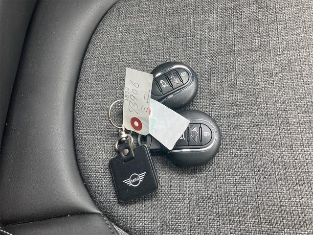 ＭＩＮＩ クーパーＤ　クラシック・トリム　純正ＨＤＤナビゲーション　パックカメラ　禁煙車　ワンオーナー　整備記録簿　衝突被害軽減ブレーキ搭載　パークセンサー付バックカメラ　ドライビングモード　１６インチホイール　ドライブレコーダー（28枚目）